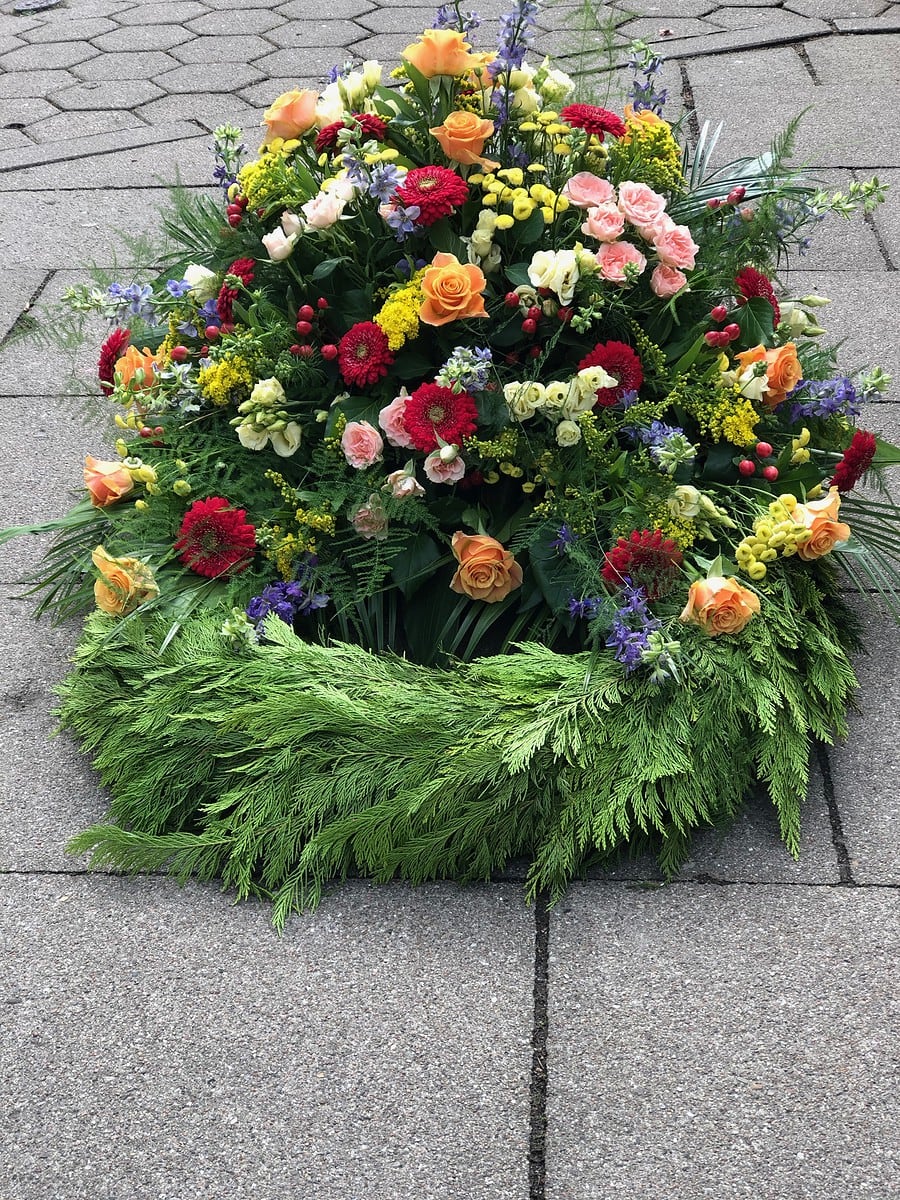 4 Trauerkranz Sommerbunt