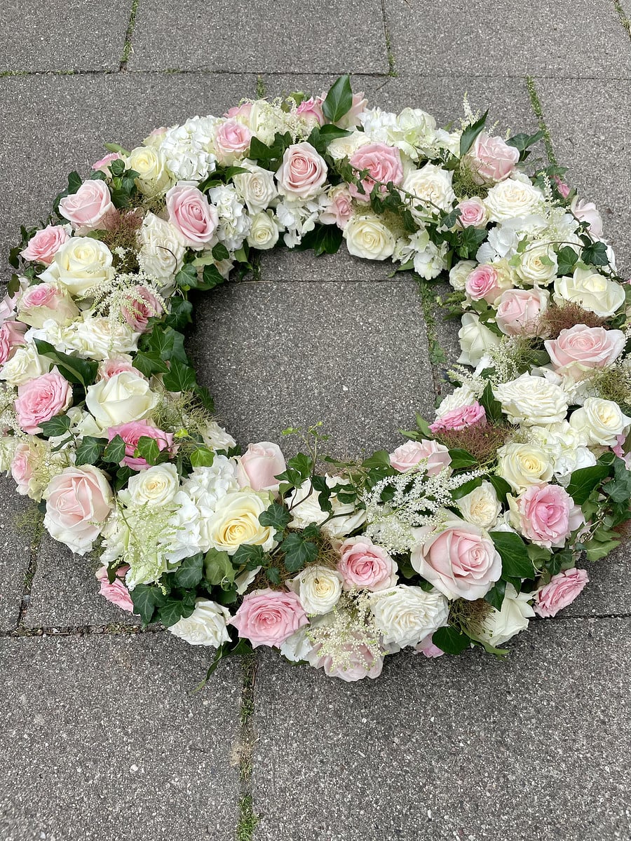 6 Blütenkranz Weiß & Rosa Klassisch